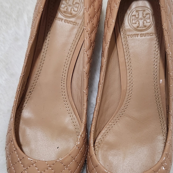 Tory Burch Tan Quilted Women's Shoes - Picture 1 of 7